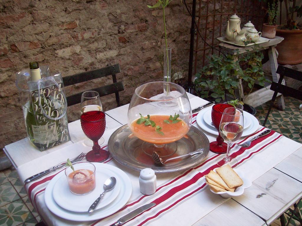 Bed and Breakfast Patio Yungay Сантьяго Экстерьер фото